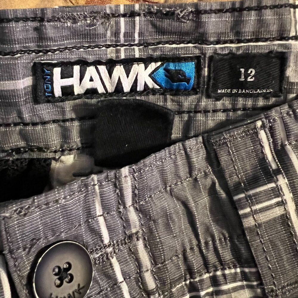 Hawk Shorts Boys size 12 - Picture 2 of 3